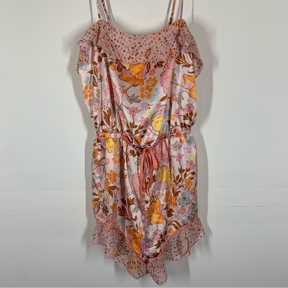 Victoria’s Secret Floral Flounce Romper Size Small - Picture 4 of 12